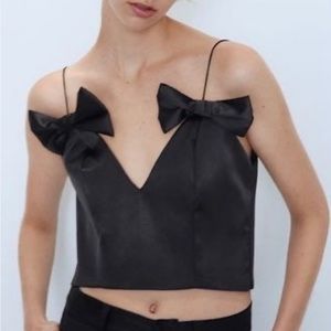 ZARA Blogger's Favorite Satin
Effect Silky Spaghetti Strap
Bow Crop Top (S)